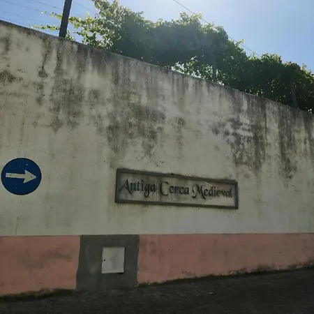 Casa Da Muralha * 빌라 노바 데 포즈코아